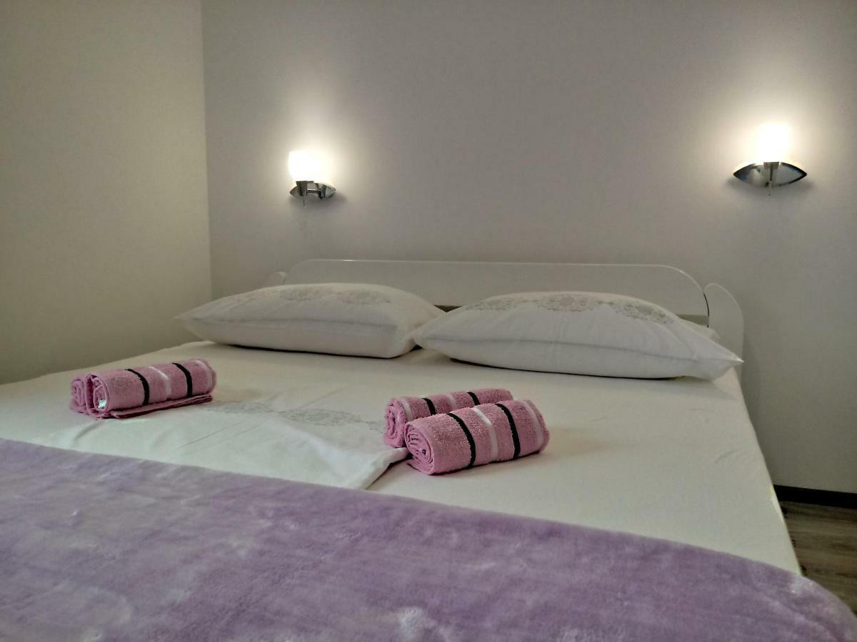 Apartmani Marijana Σίμπενικ Εξωτερικό φωτογραφία